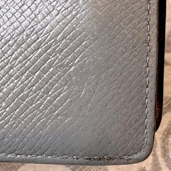 Louis Vuitton Men’s Tri Fold Gray Wallet - Picture 3 of 10